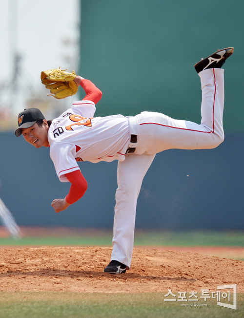 [포토] 김광현 '힘차게'