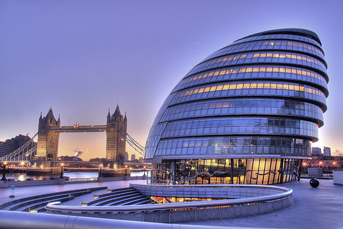 LG전자가 런던시의 요청으로 올림픽 기간 동안 영국 런던 시청에 기업관을 꾸릴 예정이다.