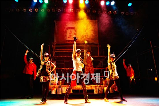 2012년의 칠수와 만수...대한민국을 생중계하다