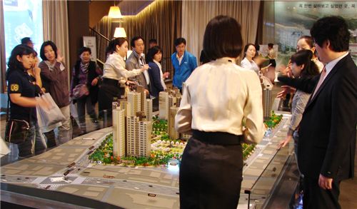 현대산업개발은 울산 문수로2차I'PARK 면적을 84~114㎡로 줄이는 등 최근 트렌드를 반영, 재분양에 성공했다. 사진은 울산 문수로2차I'PARK 조감도.  
