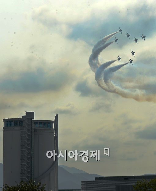 [포토] 여수엑스포 개막, 블랙이글스 축하 비행