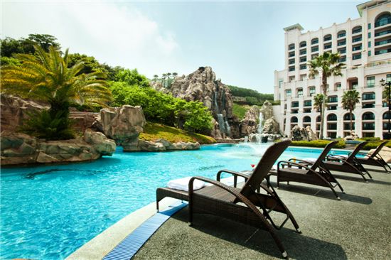 롯데호텔제주, '트로피칼 서머 패키지' 선봬