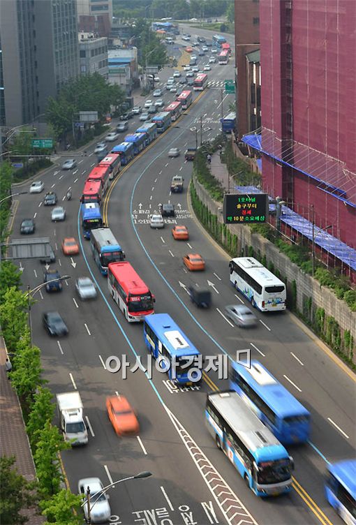 서울시내버스 한 대 굴려 번 하루 수익 ‘5만원’