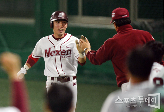 [포토] 서건창 '가벼운 발걸음으로~'