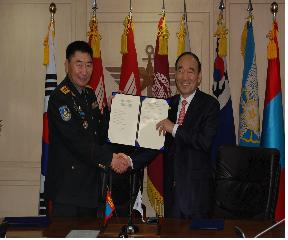 한국군 쓰던 군용품 몽골에 무상지원