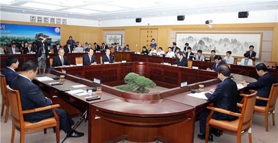 21일 대전시청서 열린 대전지역 국회의원 당선자 초청 시정간담회 모습.