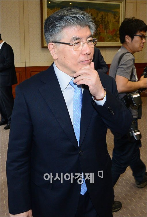 [포토] 고심하는 김중수 한은 총재