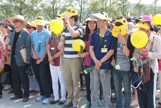 [포토] 노무현 서거 3주기, 봉하마을을 찾은 참배객들