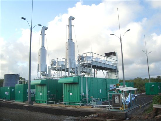 ▲에콰도르 갈라파고스 제도 산타크루즈섬에 설치된 현대중공업의 이동식 발전설비