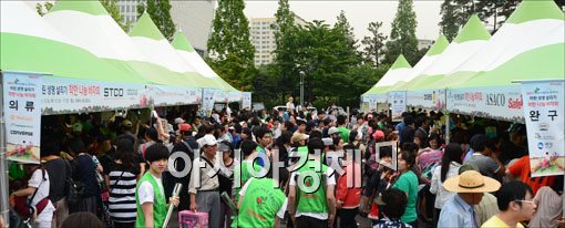 [포토] 홈플러스 착한 바자회에 몰린 시민들