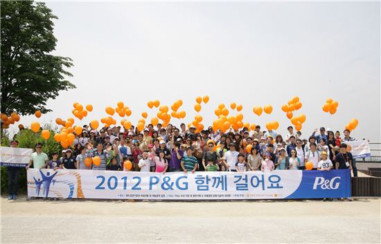 [포토]‘2012 P&G 함께 걸어요’