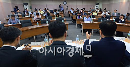 [포토] 열띤 경제 토론회