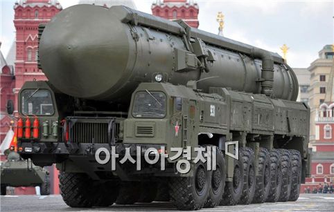 강국은 지금 대륙간탄도미사일 전쟁중