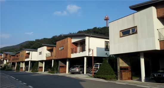 블록형 단독주택 가구수 규제 완화…타운하우스 많아질까?