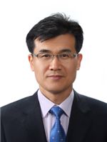 ‘같이 일하고 싶은 특허청간부’ 과장급 1위에 뽑힌 김시형 특허청 대변인.