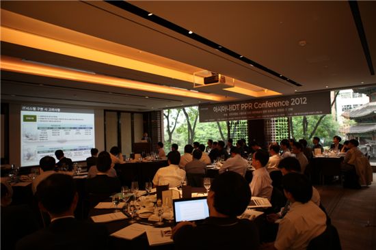 지난 24일 소공동 웨스턴 조선호텔에서 '아시아나IDT PPR 컨퍼런스 2012'가 진행되고 있다