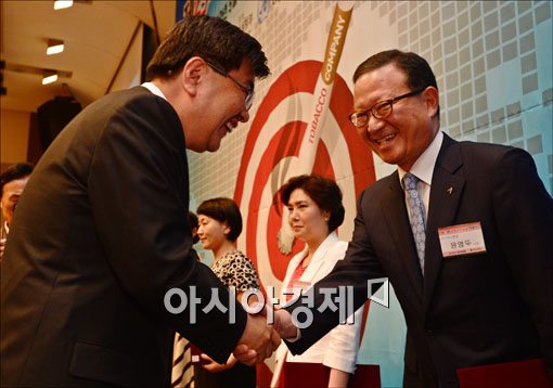 [포토] 금연 단체상 받은 아시아나 항공