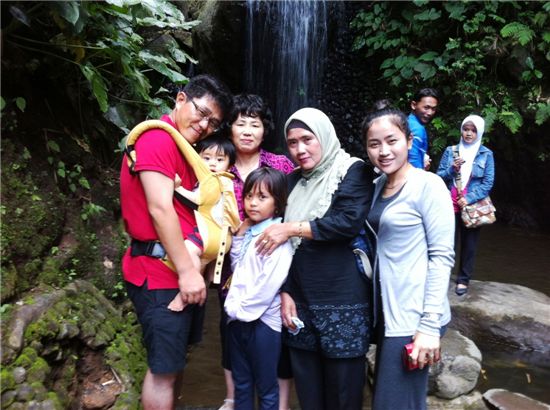 인도네시아를 방문한 다문화가족 대위 프라티위씨 가족