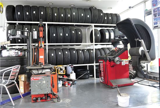 [한글자 경제학]첨단기능·디자인 장착···타이어는 과학이다 