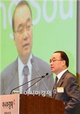 [포토] 아시아금융포럼 축하하는 박재완 장관
