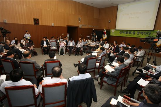 5일 오전, 서울시청 대회의실에서 '청책을 청책하다' 워크숍이 열렸다. 