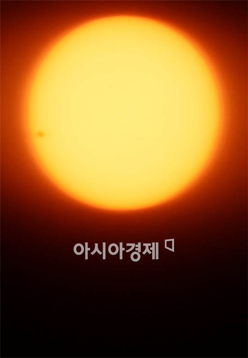 [포토] 태양 위를 걷는 금성
