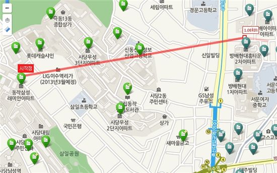 1km 거리에 있는 동작구 사당동 '동작삼성래미안'과 서초구 방배동 '방배현대홈타운2차' /네이버 지도 캡쳐