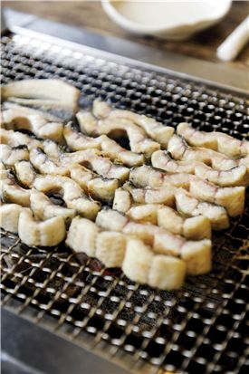 고소한 장어구이 힘이 ‘불끈’ 만성피로 ‘굿바이’  