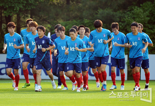 한국, 11월 FIFA 랭킹 32위…일곱 계단 하락