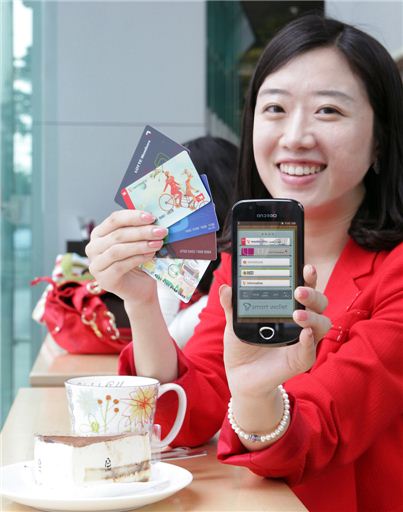 SK텔레콤은 'MAE 2012'에서 스마트월렛(사진), LTE 글로벌 로밍, NFC 등 앞선 기술력과 노하우를 선보인다. 
