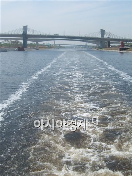 "경인아라뱃길 수질이 한강보다 깨끗하다고?"