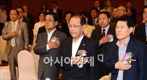 [포토] 새누리포럼 참석한 황우여 대표