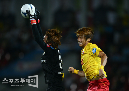 [포토] 김현우 '역시 머리보다는 손이 높군'