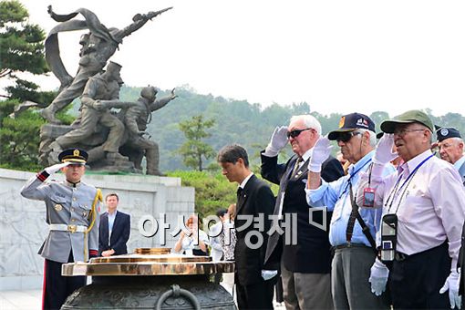 [포토] 현충원 찾은 6.25 참전용사들