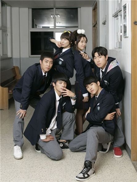 Cast members of "Respond 1997" (tentative title) [tvN]