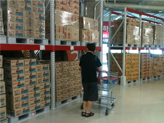 [르포]롯데마트 첫번째 창고형 할인점 '빅마켓' 가보니..