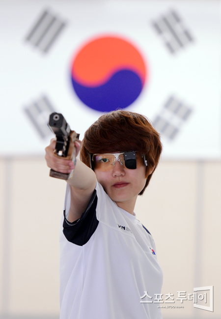 [올림픽]김장미, 女 사격 25m 권총 금메달(2보)