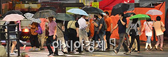 [포토] 알록달록 우산 행렬