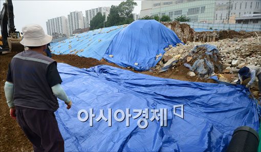 [포토] 장마 대비하는 재개발 현장