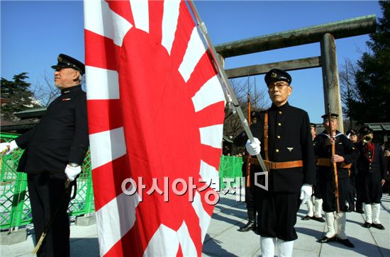 日 핵무기 보유국 꿈꾸나