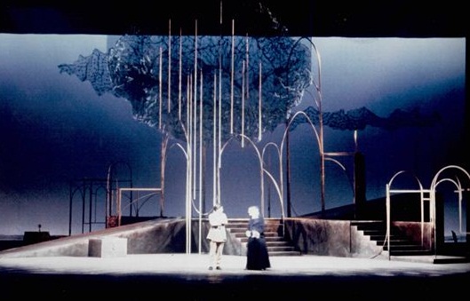 1996년 공연 파우스트. 그 무대를 고 최연호 선생이 만들었다.