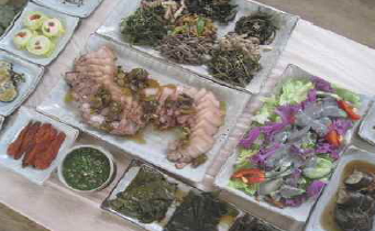 ▲거창군 '돌담사이로'의 산내음밥상
