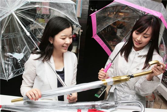 [포토]엘리자베스 여왕이 사랑한 우산?