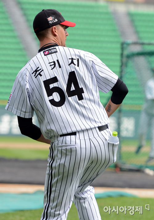 [포토] 주키치 '뒷주머니엔 시원한 물병이~'