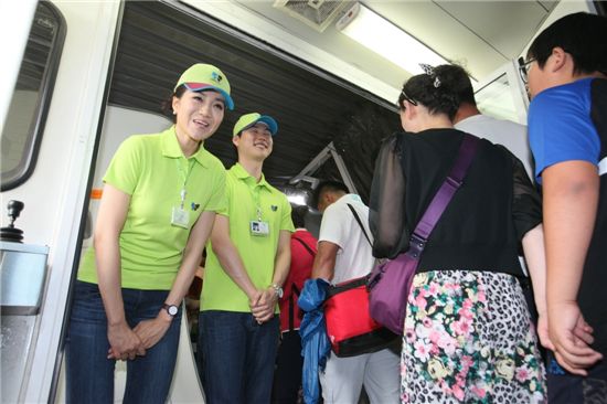 [포토] 조현민 전무 "안녕하세요 진에어입니다"