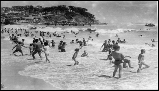 1956년 송도해수욕장의 모습 (출처 : 국가기록원)