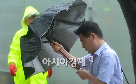 [포토] 아차 내 우산