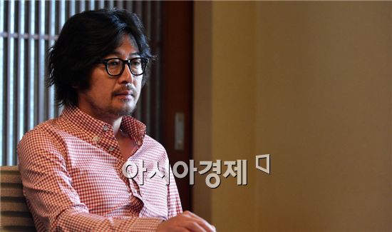 [인터뷰] 김윤석 "도둑들, 타짜 능가한다"