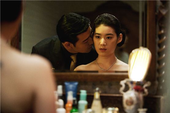 A still cut of Bae Soo-bin (left) in "Secret Recipe" [Lotte Entertainment]
