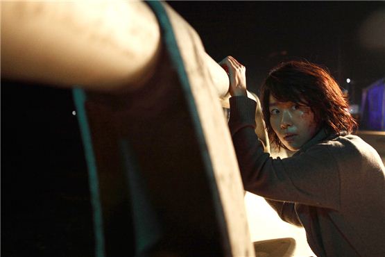 A still cut of Kim Ji-young in "Ambulance on the Death Zone" [Lotte Entertainment]
